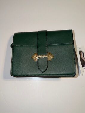 Classic Emerald Green Crossbody Bag with Gold Hardware
